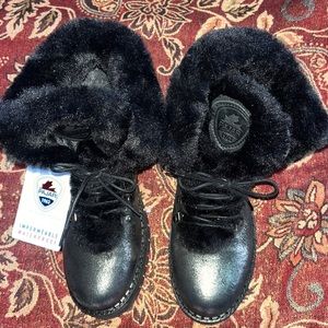 NWT PAJAR Women 7 Waterproof Leather boots. Silver/black.